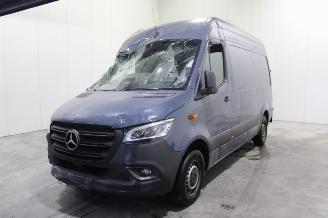 damaged passenger cars Mercedes Sprinter  2024/8