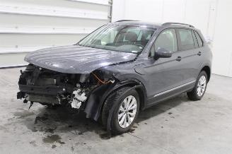 Coche accidentado Volkswagen Tiguan  2023/9