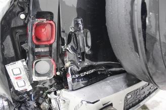 Land Rover Defender  picture 25