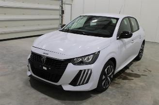  Peugeot 208  2025/11