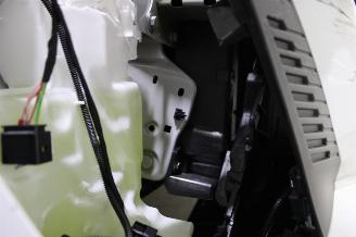 Peugeot 208  picture 23