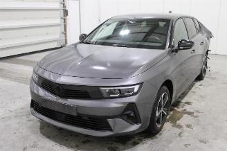 uszkodzony samochody osobowe Opel Astra  2025/4