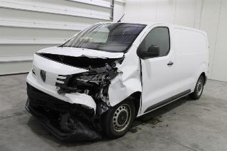 Damaged car Peugeot Expert  2024/4