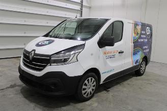 Vaurioauto  passenger cars Renault Trafic  2021/8