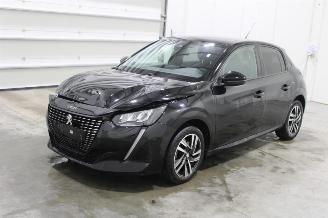 Damaged car Peugeot 208  2022/3
