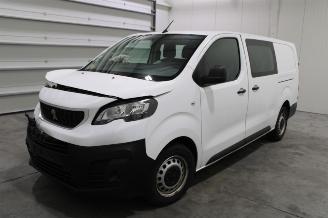 krockskadad bil auto Peugeot Expert  2019/11