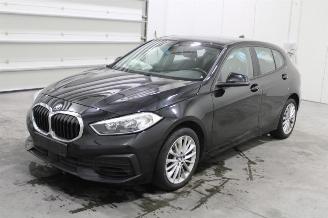 Vaurioauto  passenger cars BMW 1-serie 118 2020/6