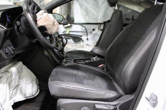 Ford Kuga  picture 10