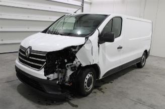 krockskadad bil auto Renault Trafic  2023/1