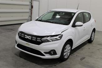 krockskadad bil auto Dacia Sandero  2023/5