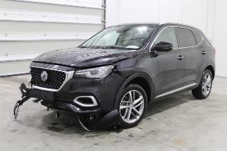 krockskadad bil auto MG EHS  2022/12