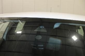 Peugeot 208  picture 19