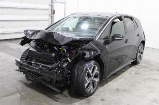 krockskadad bil auto Volkswagen ID.3  2024/6