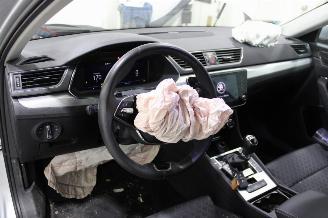 Skoda Superb  picture 9