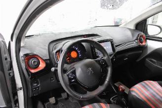 Peugeot 108  picture 12