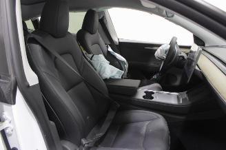 Tesla Model Y  picture 11