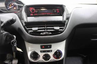 Peugeot 208  picture 14