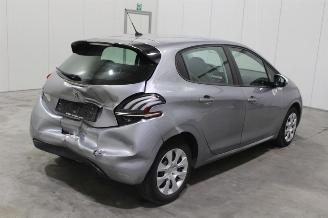 Peugeot 208  picture 3