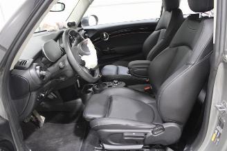Mini Cooper SE picture 10