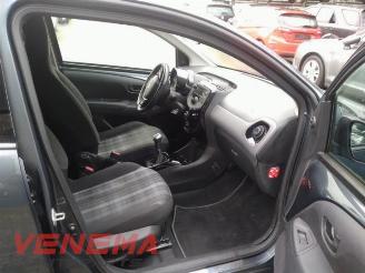 Peugeot 108 108, Hatchback, 2014 1.0 12V VVT-i picture 9