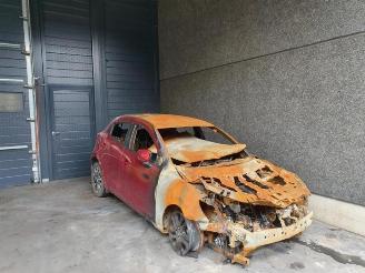 demontáž osobní automobily Mazda 2 (DJ/DL) Hatchback 2014 1.5 SkyActiv-G 90 Hatchback  Benzine 1.496cc 66kW (90pk) FWD 2014-11 2019/5