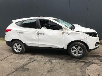 Hyundai Ix35 (LM) SUV 2010 / 2015 1.6 GDI 16V SUV  Benzine 1.591cc 99kW (135pk) FWD 2010-11/2015-09 picture 2