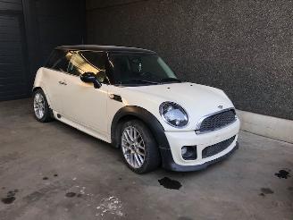 Auto da rottamare Mini Cooper (R56) Hatchback 2006 / 2013 1.6 Cooper D 16V Hatchback  Diesel 1.598cc 82kW (111pk) FWD 2011/6