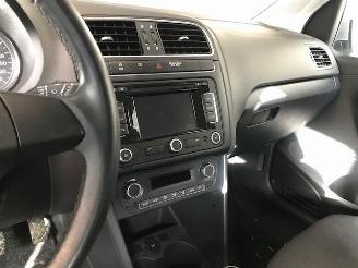 Volkswagen Polo (6R) Hatchback 2009 / 2017 1.2 12V BlueMotion Technology Hatchback  Benzine 1.198cc 51kW (69pk) FWD picture 16