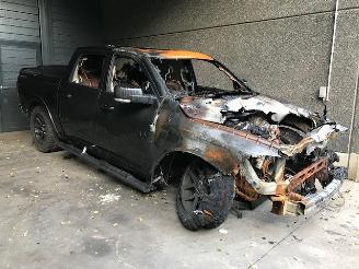 demontáž osobní automobily Dodge Ram 1500 Crew Cab (DS/DJ/D2) Pick-up 2017 5.7 Hemi V8 4x4 Pick-up  Benzine 5.654cc 295kW 2017/5