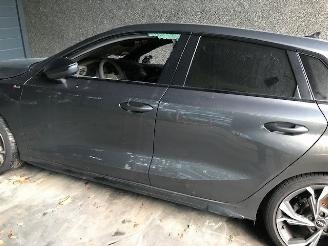 Audi A3 A3 Sportback (GYS) Hatchback 5-drs 2.0 35 TDI 16V Hatchback 4Dr Diesel 1.968cc 110kW (150pk) FWD picture 4