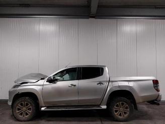 Mitsubishi L-200 L-200, Pick-up, 2014 2.2 DI-D 4WD picture 4