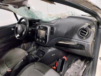 Renault Captur  picture 13