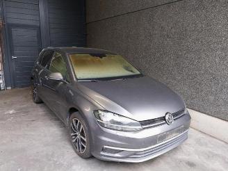 Salvage car Volkswagen Golf Golf VII (AUA), Hatchback, 2012 / 2021 1.6 TDI BMT 16V 2017/9