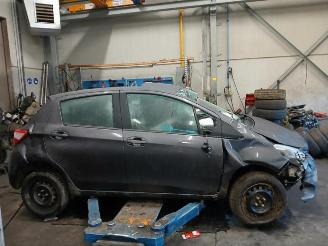 Toyota Yaris Yaris III (P13), Hatchback, 2010 / 2020 1.5 16V Dual VVT-iE picture 5