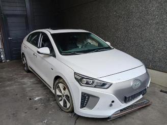 Coche siniestrado Hyundai Ioniq Ioniq, Liftback, 2016 / 2022 Electric 2018/8