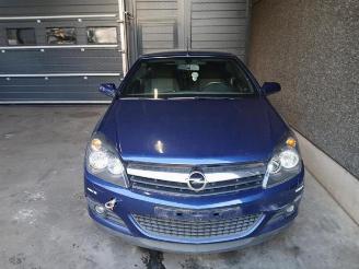 Opel Astra Astra H Twin Top (L67), Cabrio, 2005 / 2010 1.6 16V picture 2