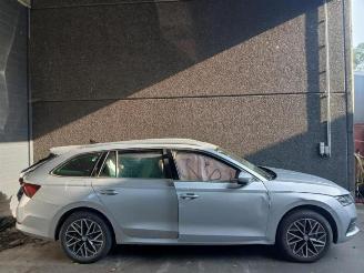 Skoda Octavia Octavia Combi (NXAC), Combi 5-drs, 2019 1.0 TSI e-TEC 12V picture 4