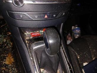 Peugeot 308 308 SW (L4/L9/LC/LJ/LR), Combi 5-drs, 2014 / 2021 1.2 12V e-THP PureTech 110 picture 13