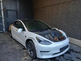rozbiórka samochody osobowe Tesla Model 3 Model 3, Sedan, 2017 Long Range AWD 75 kWh 2021/12