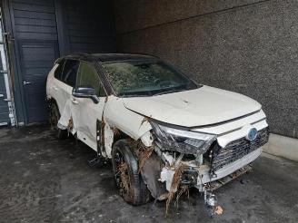 Salvage car Toyota Rav-4 RAV4 (A5), Terreinwagen, 2018 2.5 Hybrid 16V 2023/2