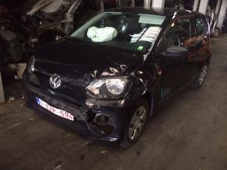 krockskadad bil auto Volkswagen Up! benzine - 999cc - 2013/4