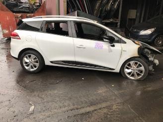 demontáž osobní automobily Renault Clio Benzine - 6vit 2016/1