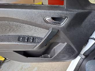 Renault Kangoo 1300 tce Luxe  5persoons 27000km rijdend incl btw NL kenteken picture 15