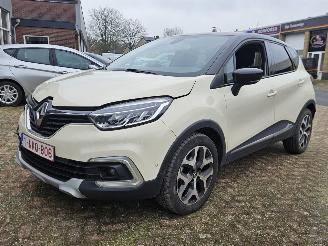 Schadeauto Renault Captur CAPTUR  13TCE 150 PK AUTOMAAT 69000KM AIRBAG RIJDBAAR 2019/3