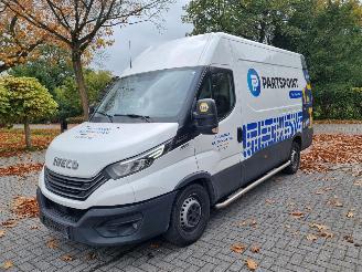 Iveco Daily 35-140 Hi-Matic Airco Navi picture 8