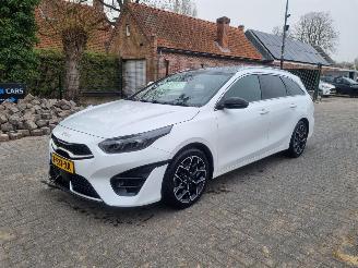 Unfallwagen Kia Ceed 1.0 T-GDI GT-Line Pano Navi Stoelverw. 2023/10