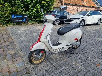 Schade scooter Vespa  Sprint 50 2021/5