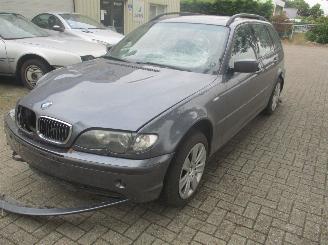 Vrakbiler auto BMW 3-serie 325xi 2002/9