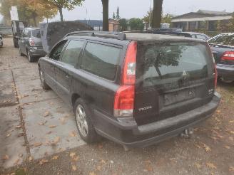 Volvo V-70 2.5t picture 4