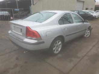 Volvo S-60  picture 8